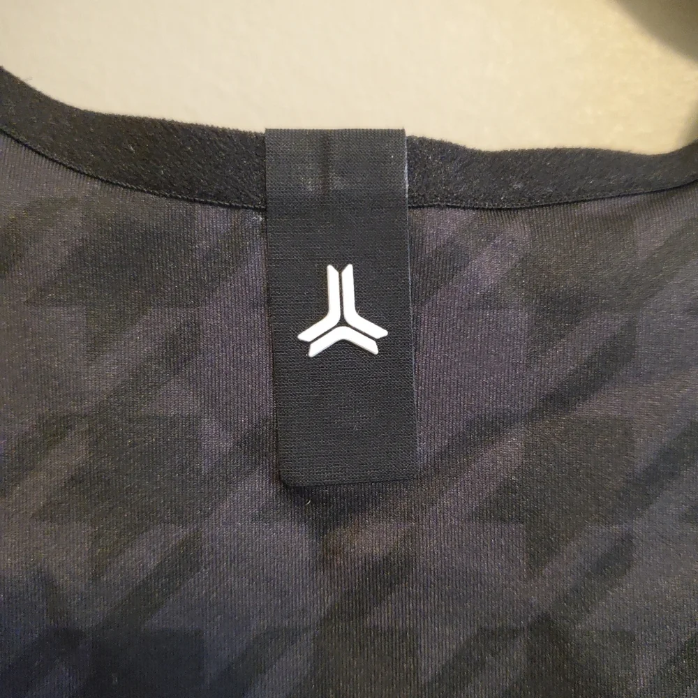 Ultracor Women's Houndstooth Sports Bra Workout Top in Black and Charcoal Size S - Picture 6 of 7